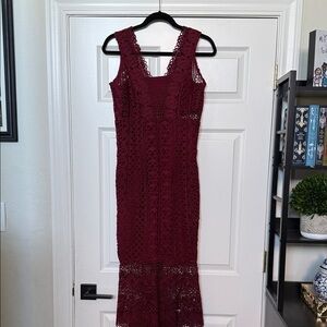 Size M - Embroidered overlay dress